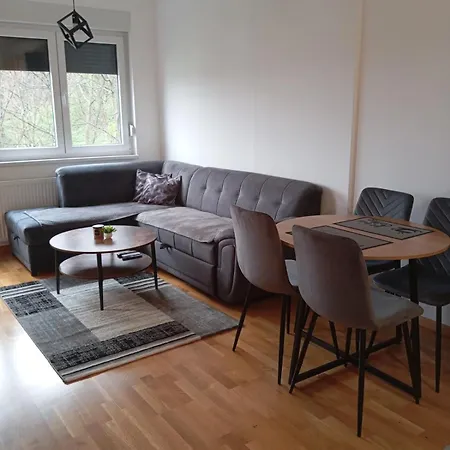 Heny Apartment